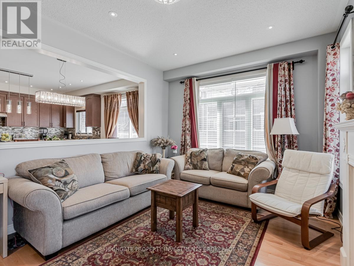 1 Juglans Crescent, Whitchurch-Stouffville (Stouffville), Ontario  L4A 0V4 - Photo 9 - N12659422