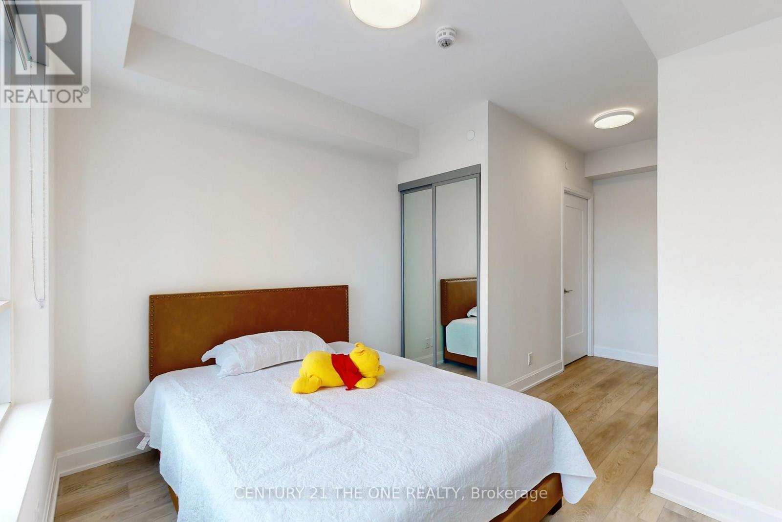 605 - 18 Water Walk Drive, Markham (Unionville), Ontario  L3R 6L5 - Photo 17 - N12659424