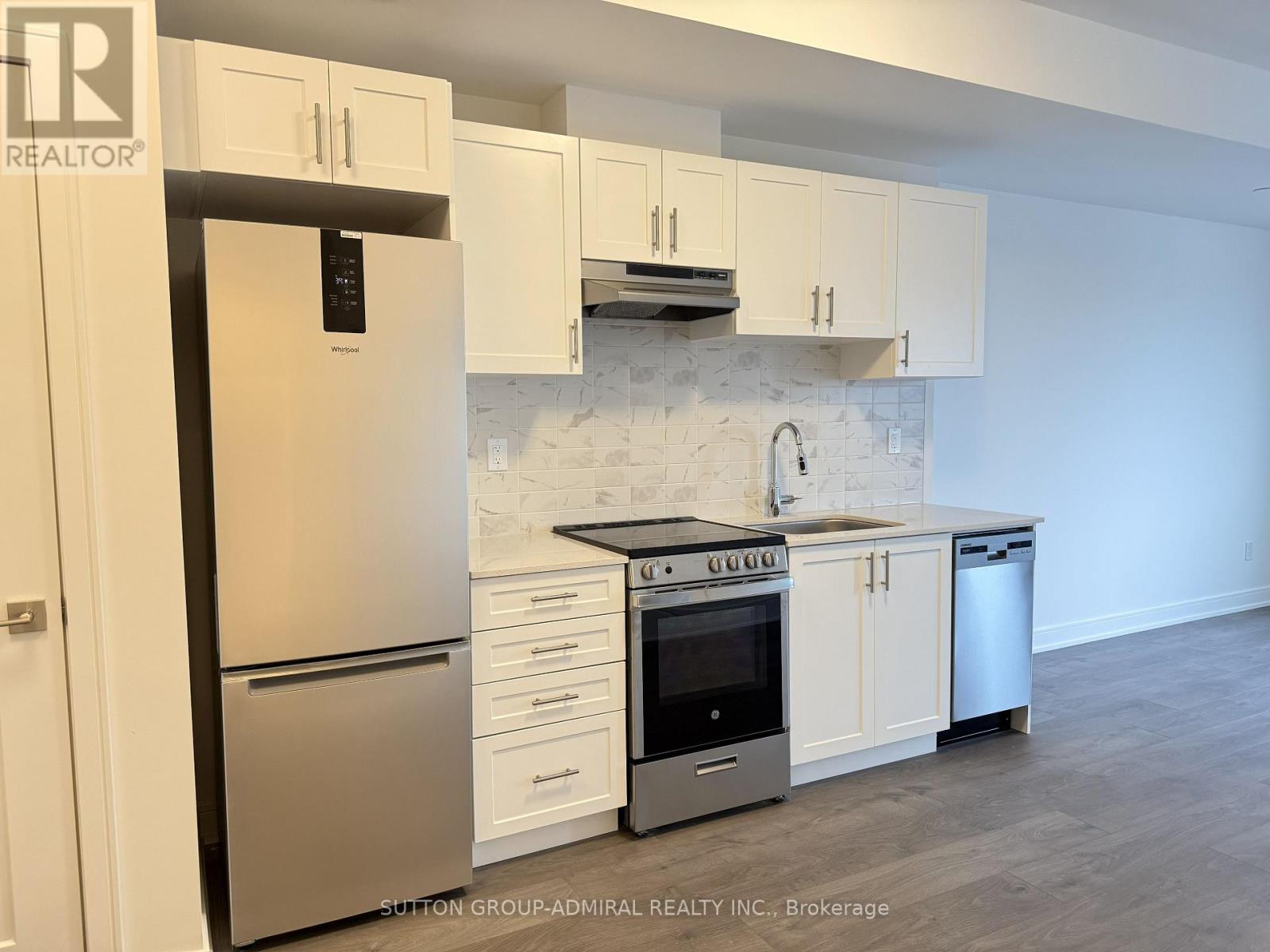 A1106 - 705 Davis Drive, Newmarket, Ontario  L3Y 2R2 - Photo 5 - N12659430