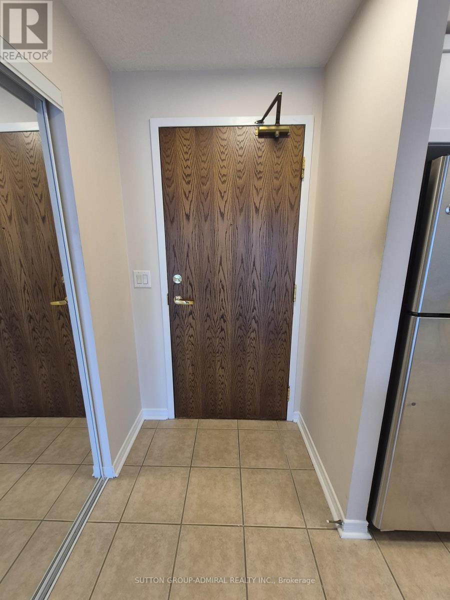 805 - 185 Oneida Crescent, Richmond Hill, Ontario  L4B 0B1 - Photo 2 - N12659454