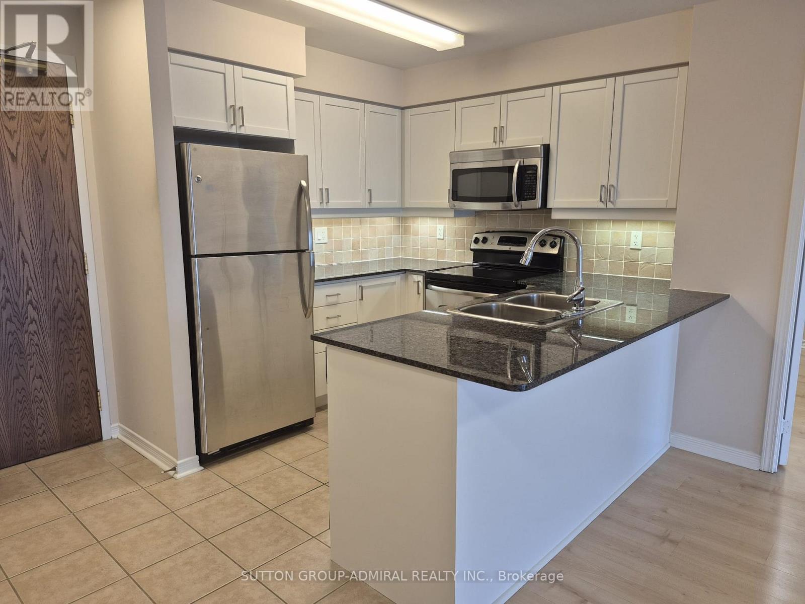 805 - 185 Oneida Crescent, Richmond Hill, Ontario  L4B 0B1 - Photo 3 - N12659454