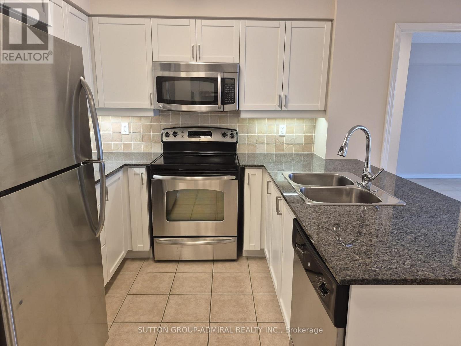 805 - 185 Oneida Crescent, Richmond Hill, Ontario  L4B 0B1 - Photo 4 - N12659454