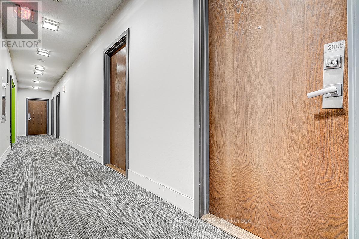 2005 - 360 Square One Drive, Mississauga, Ontario L5B 0G7 - Photo 2 - W12659450