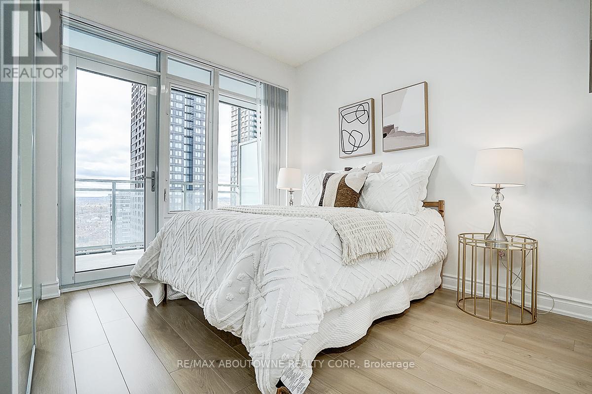 2005 - 360 Square One Drive, Mississauga, Ontario L5B 0G7 - Photo 26 - W12659450