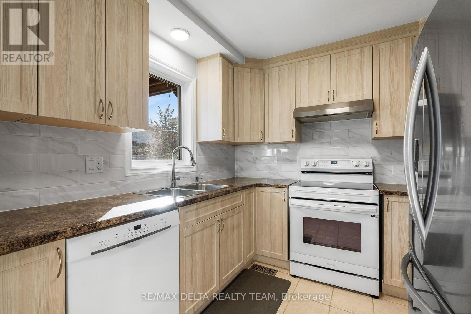 1657 Bottriell Way, Ottawa, Ontario  K4A 1W1 - Photo 10 - X12469569