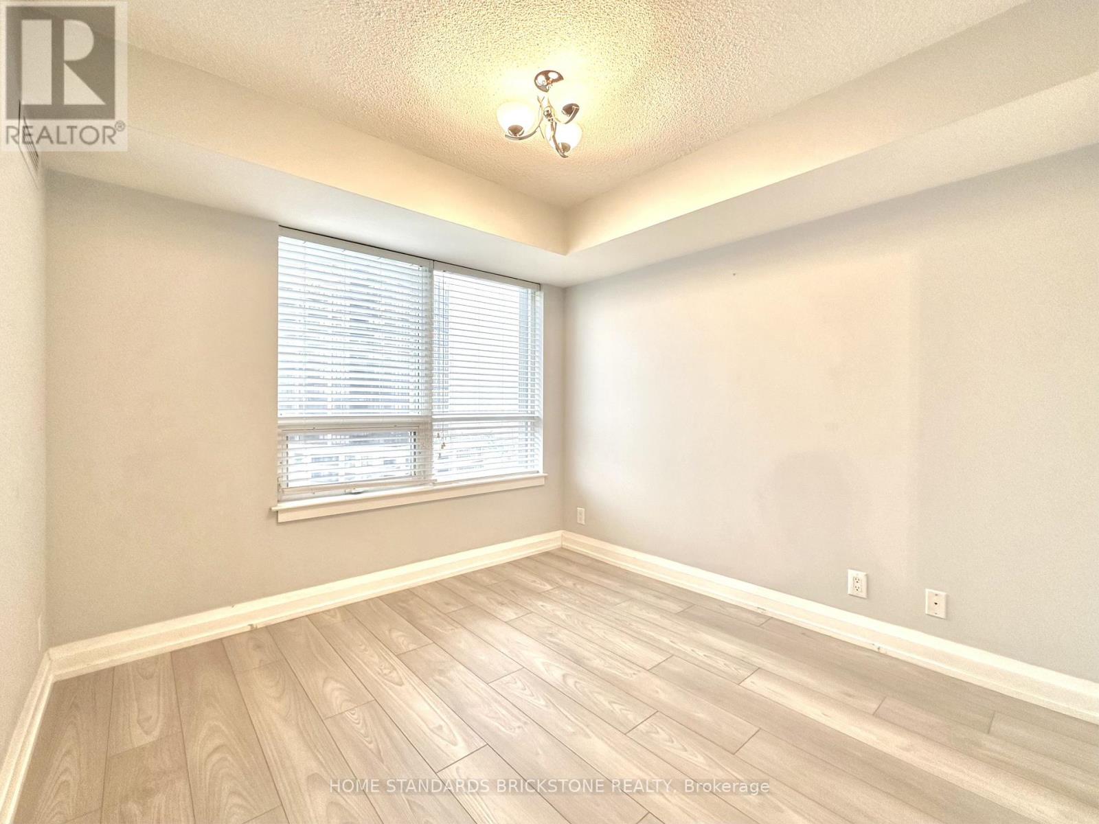 603 - 1070 Sheppard Avenue W, Toronto, Ontario  M3J 0G8 - Photo 4 - W12596504