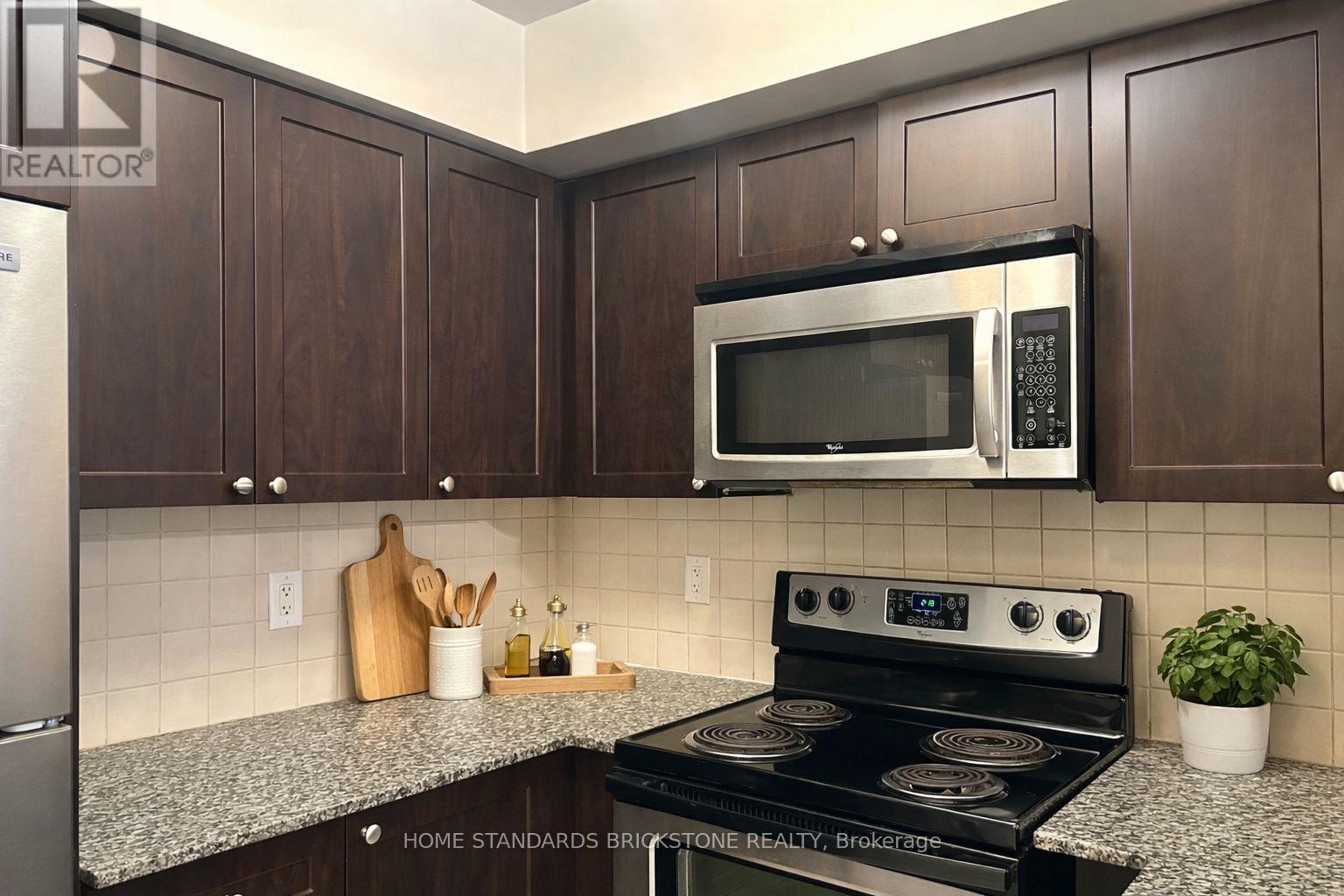 603 - 1070 Sheppard Avenue W, Toronto, Ontario  M3J 0G8 - Photo 5 - W12596504