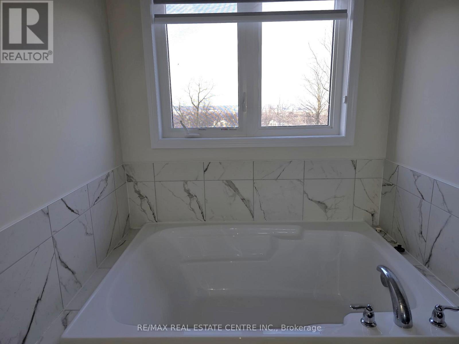 119 Cuesta Heights, Hamilton, Ontario  L8J 0M2 - Photo 27 - X12658632