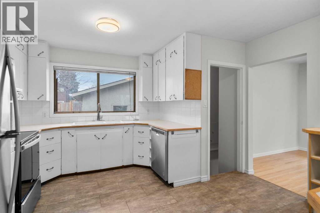 10631 Elbow Drive Sw, Calgary, Alberta  T2W 1G3 - Photo 9 - A2270130