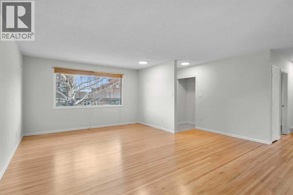 10631 Elbow Drive Sw, Calgary, Alberta  T2W 1G3 - Photo 2 - A2270130