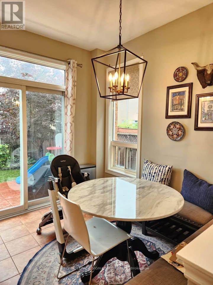 971 Ledbury Crescent, Mississauga, Ontario  L5V 2R3 - Photo 11 - W12656286