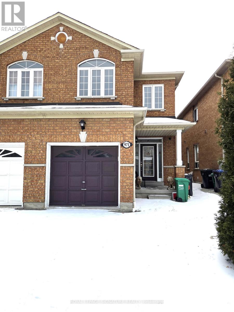 971 Ledbury Crescent, Mississauga, Ontario  L5V 2R3 - Photo 2 - W12656286