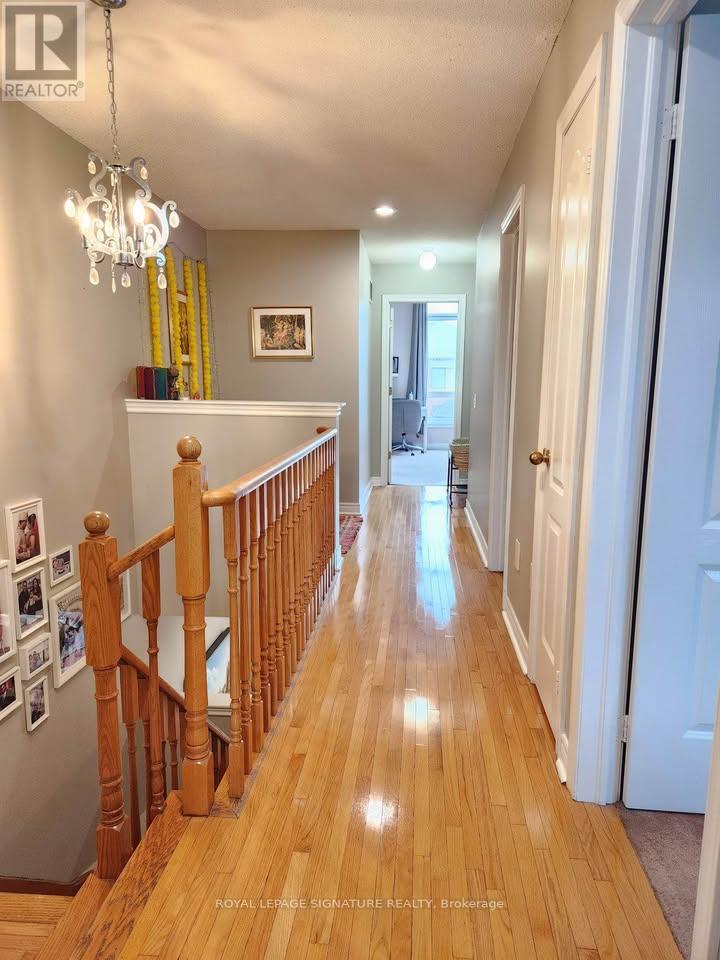 971 Ledbury Crescent, Mississauga, Ontario  L5V 2R3 - Photo 15 - W12656286