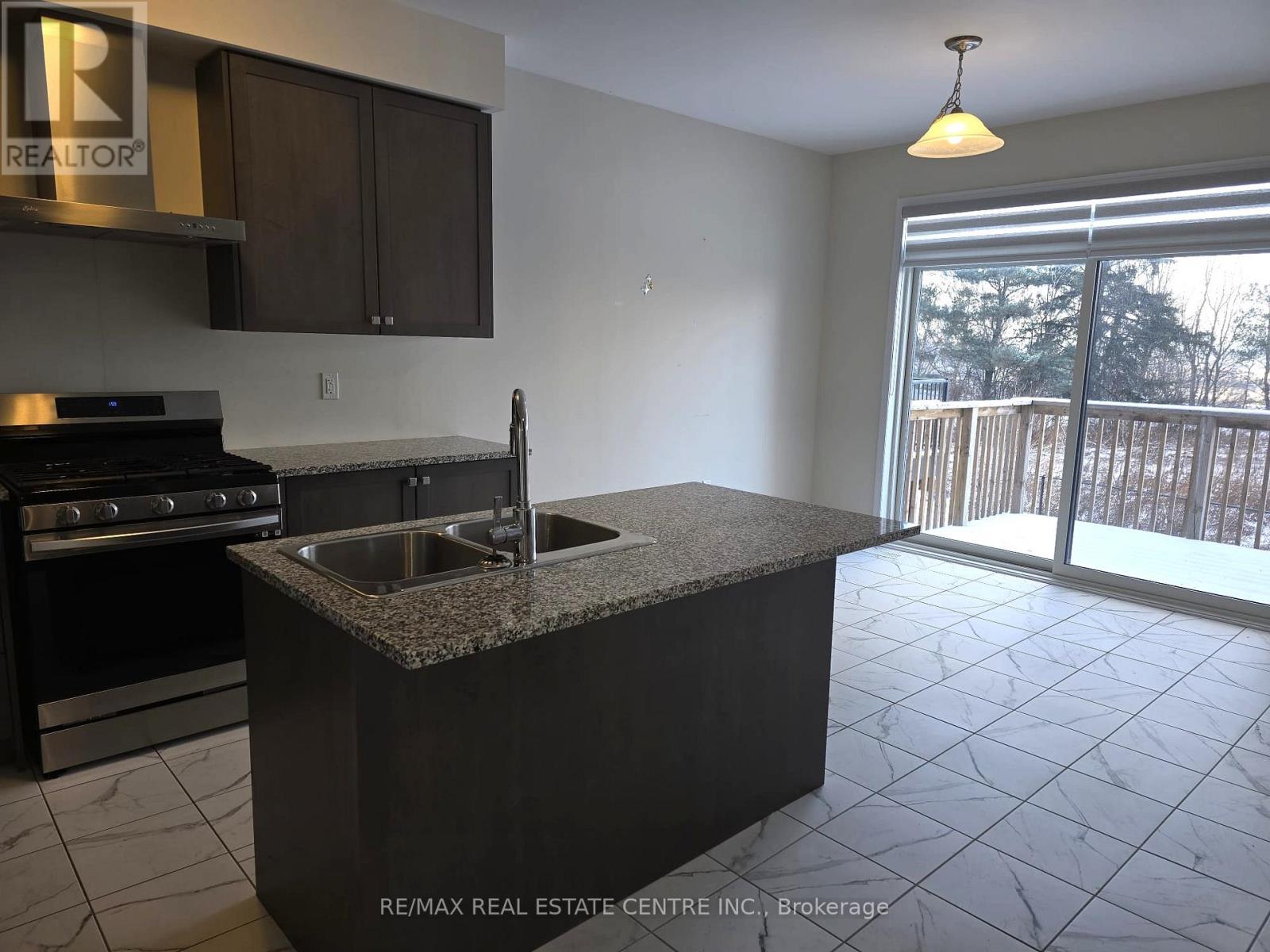 119 Cuesta Heights, Hamilton, Ontario  L8J 0M2 - Photo 10 - X12658632