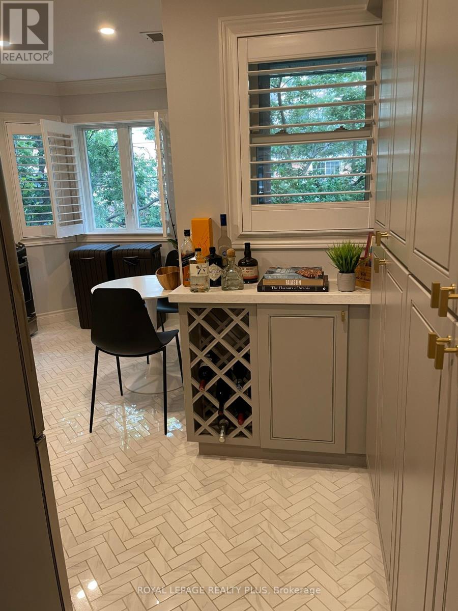 38c Shank Street, Toronto, Ontario M6J 3T9 - Photo 5 - C12639880