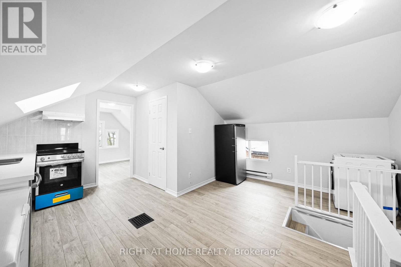 134 Millicent Street, Toronto, Ontario  M6H 1W4 - Photo 12 - W12440769