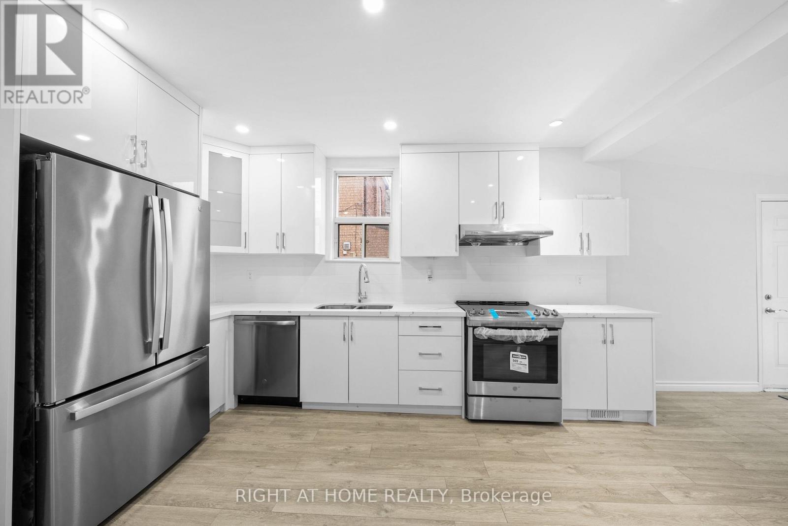 134 Millicent Street, Toronto, Ontario  M6H 1W4 - Photo 30 - W12440769