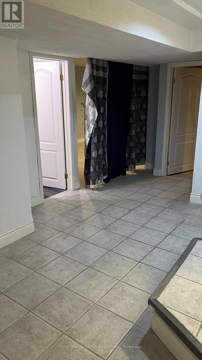 Bsmt - 41 Fallen Oak Court, Brampton, Ontario  L6Y 3T6 - Photo 12 - W12650516