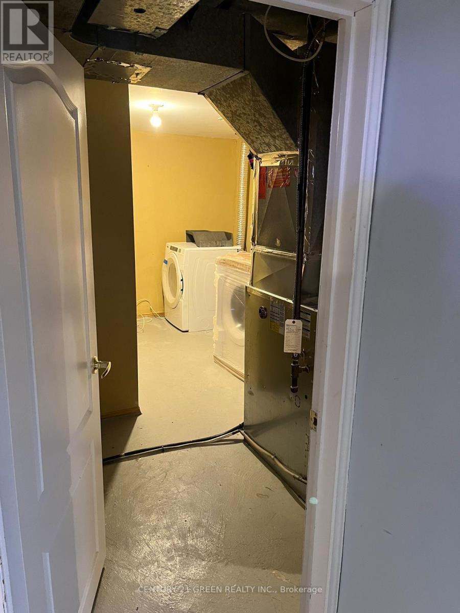 Bsmt - 41 Fallen Oak Court, Brampton, Ontario  L6Y 3T6 - Photo 9 - W12650516