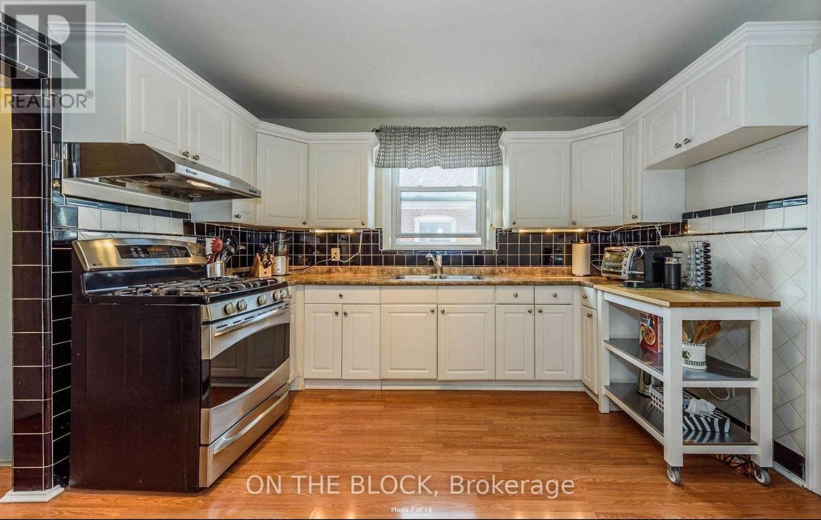 290 Bogert Avenue, Toronto, Ontario  M2N 1L5 - Photo 7 - C12659492