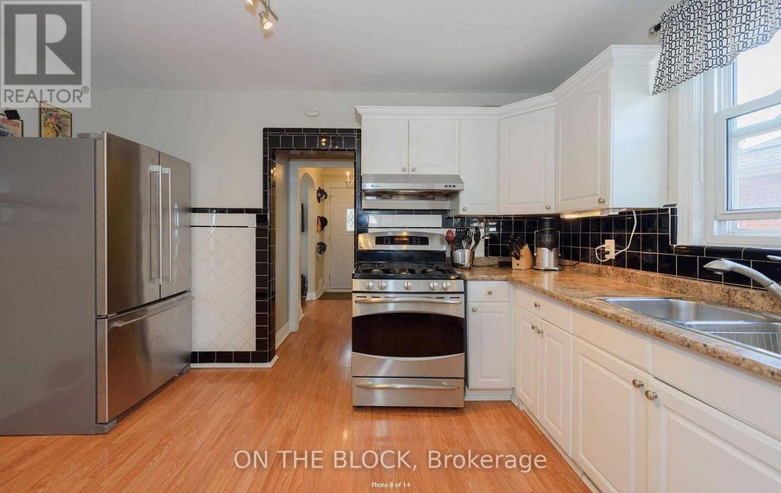 290 Bogert Avenue, Toronto, Ontario  M2N 1L5 - Photo 8 - C12659492