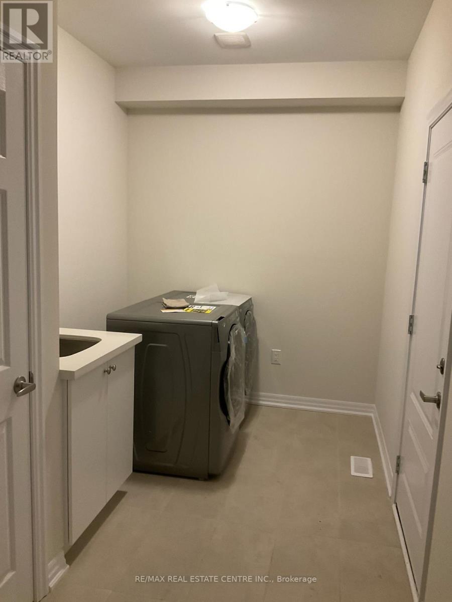 19 Northrop Avenue, Clarington, Ontario  L1B 1G9 - Photo 2 - E12659488