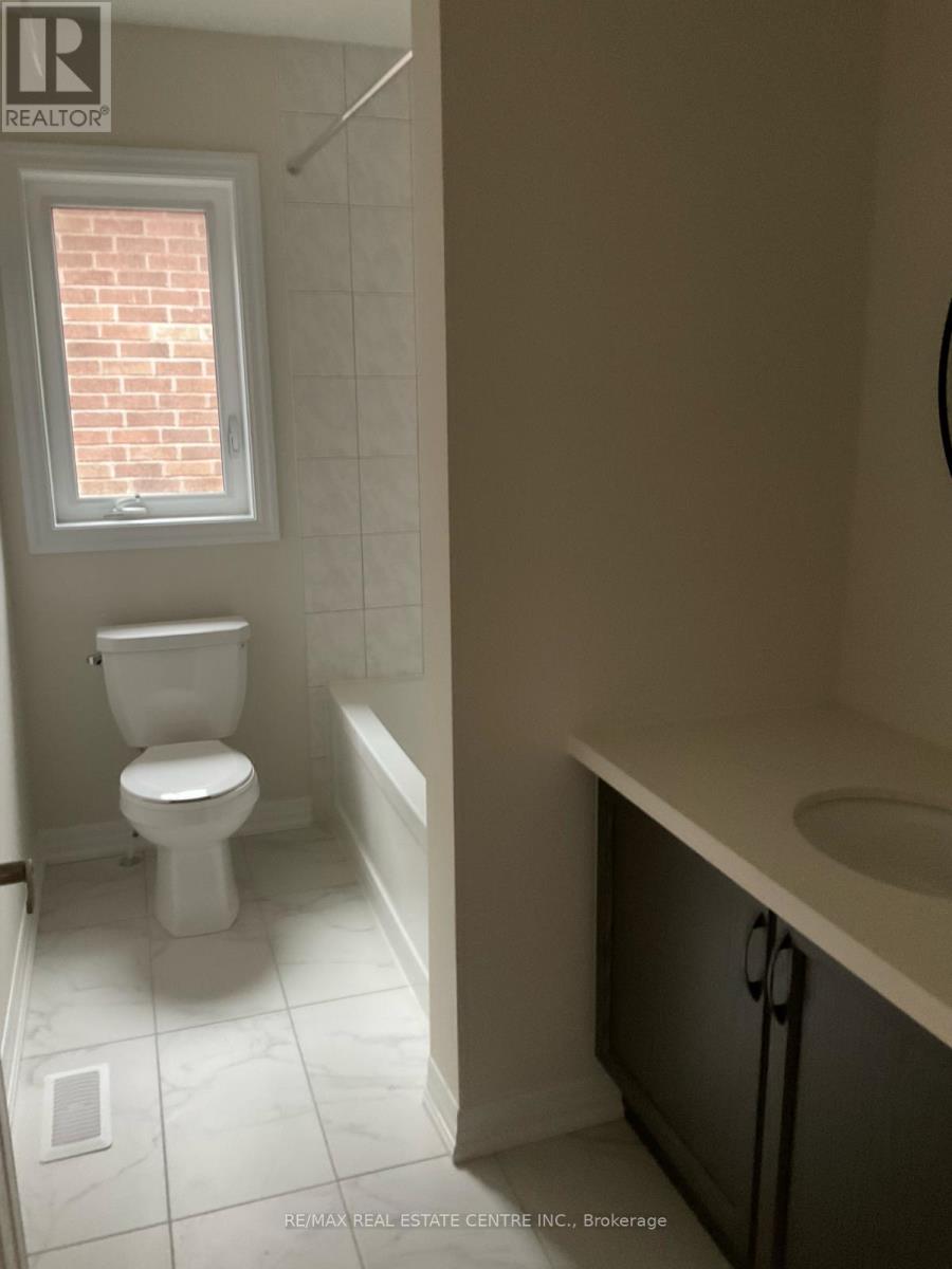 19 Northrop Avenue, Clarington, Ontario  L1B 1G9 - Photo 6 - E12659488