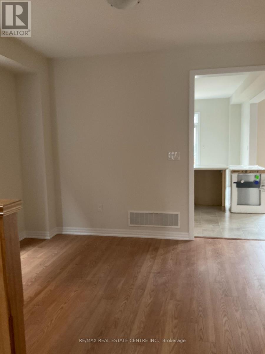 19 Northrop Avenue, Clarington, Ontario  L1B 1G9 - Photo 8 - E12659488