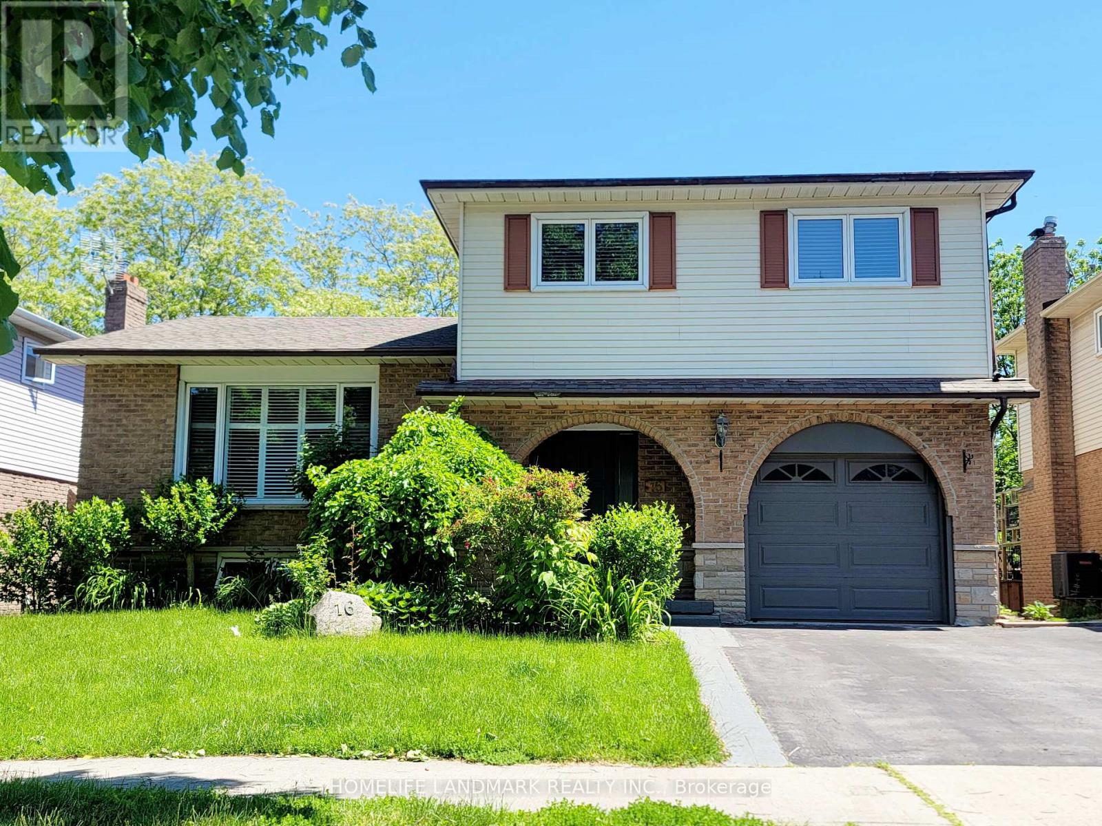 16 MANSFIELD CRESCENT, whitby (blue grass meadows), Ontario