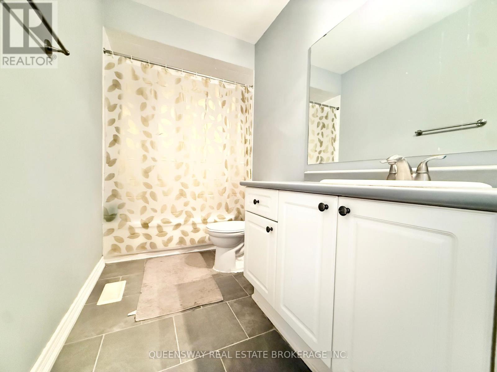 1-271 Ryerson Crescent, Oshawa (Samac), Ontario  L1G 8B7 - Photo 11 - E12659516