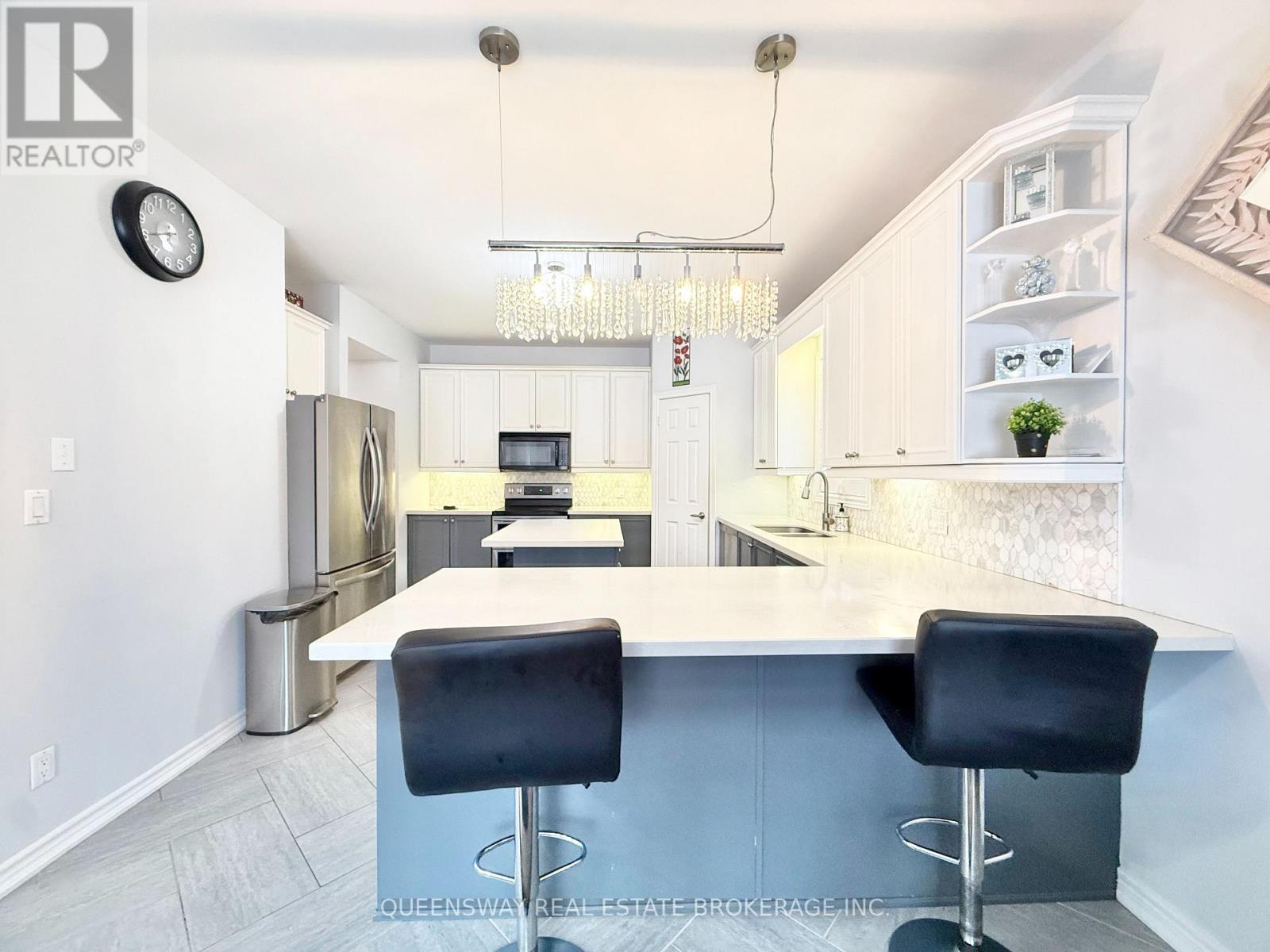 1-271 Ryerson Crescent, Oshawa (Samac), Ontario  L1G 8B7 - Photo 4 - E12659516