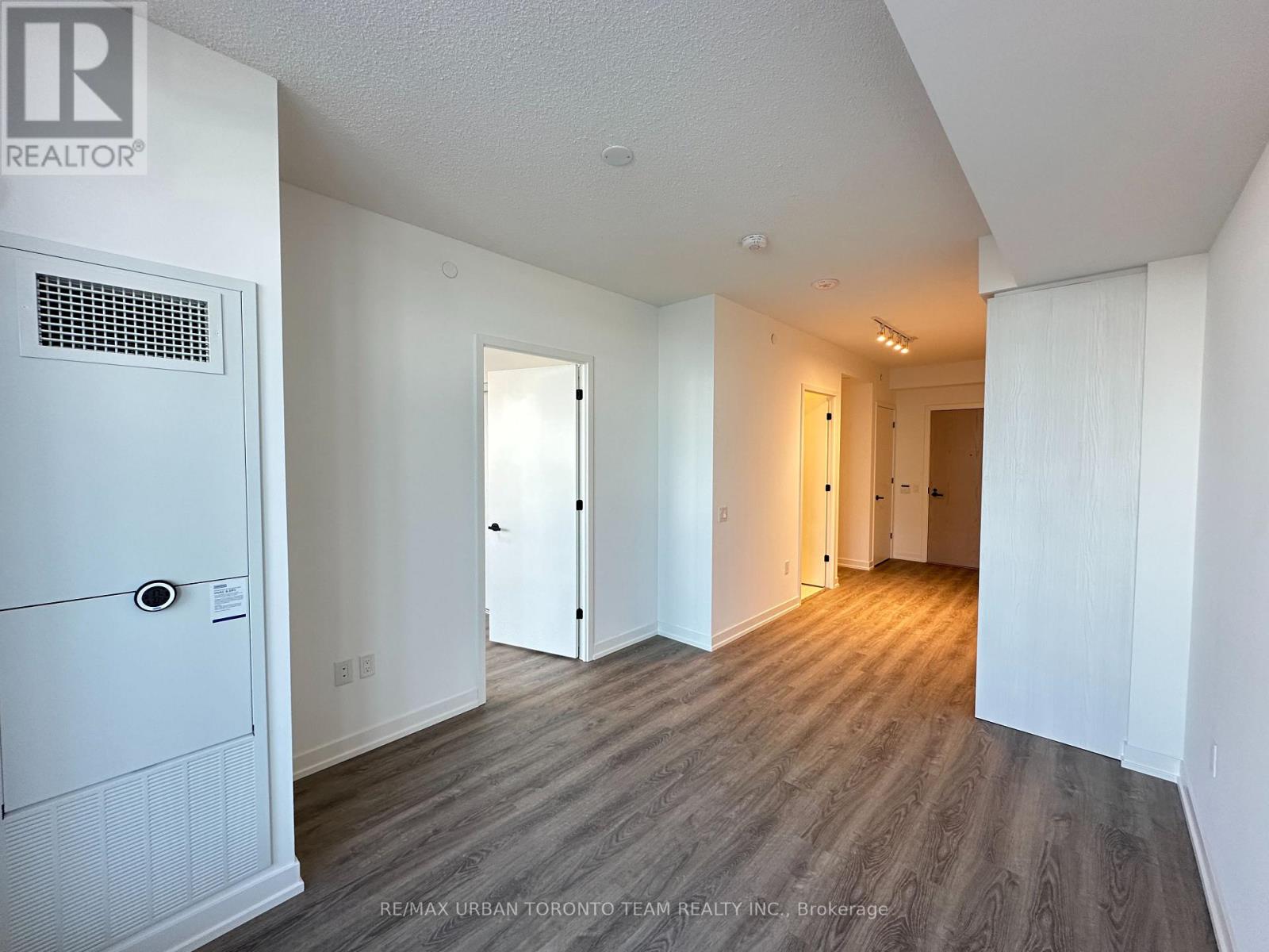 508 - 8 Interchange Way, Vaughan (Vaughan Corporate Centre), Ontario  L4K 5Z7 - Photo 11 - N12659474