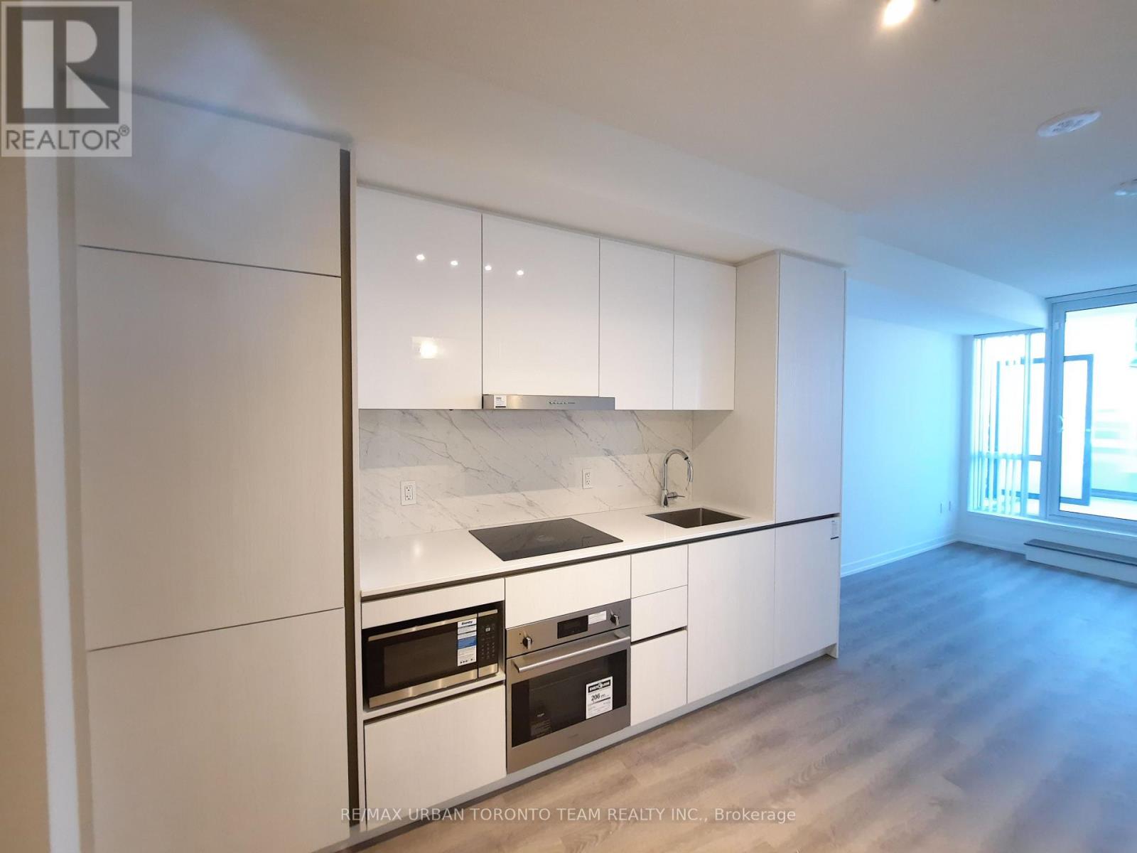 508 - 8 Interchange Way, Vaughan (Vaughan Corporate Centre), Ontario  L4K 5Z7 - Photo 3 - N12659474