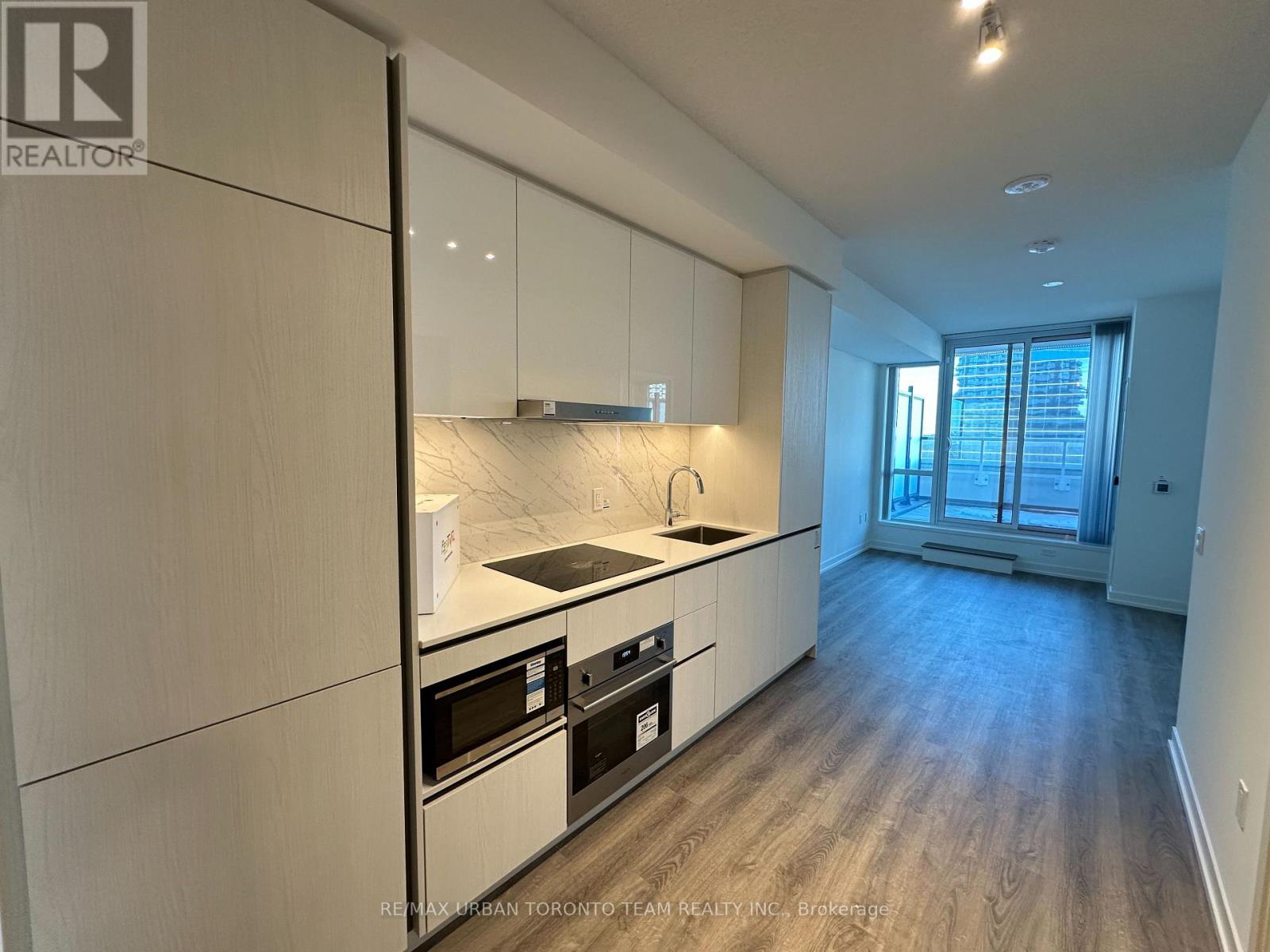 508 - 8 Interchange Way, Vaughan (Vaughan Corporate Centre), Ontario  L4K 5Z7 - Photo 6 - N12659474