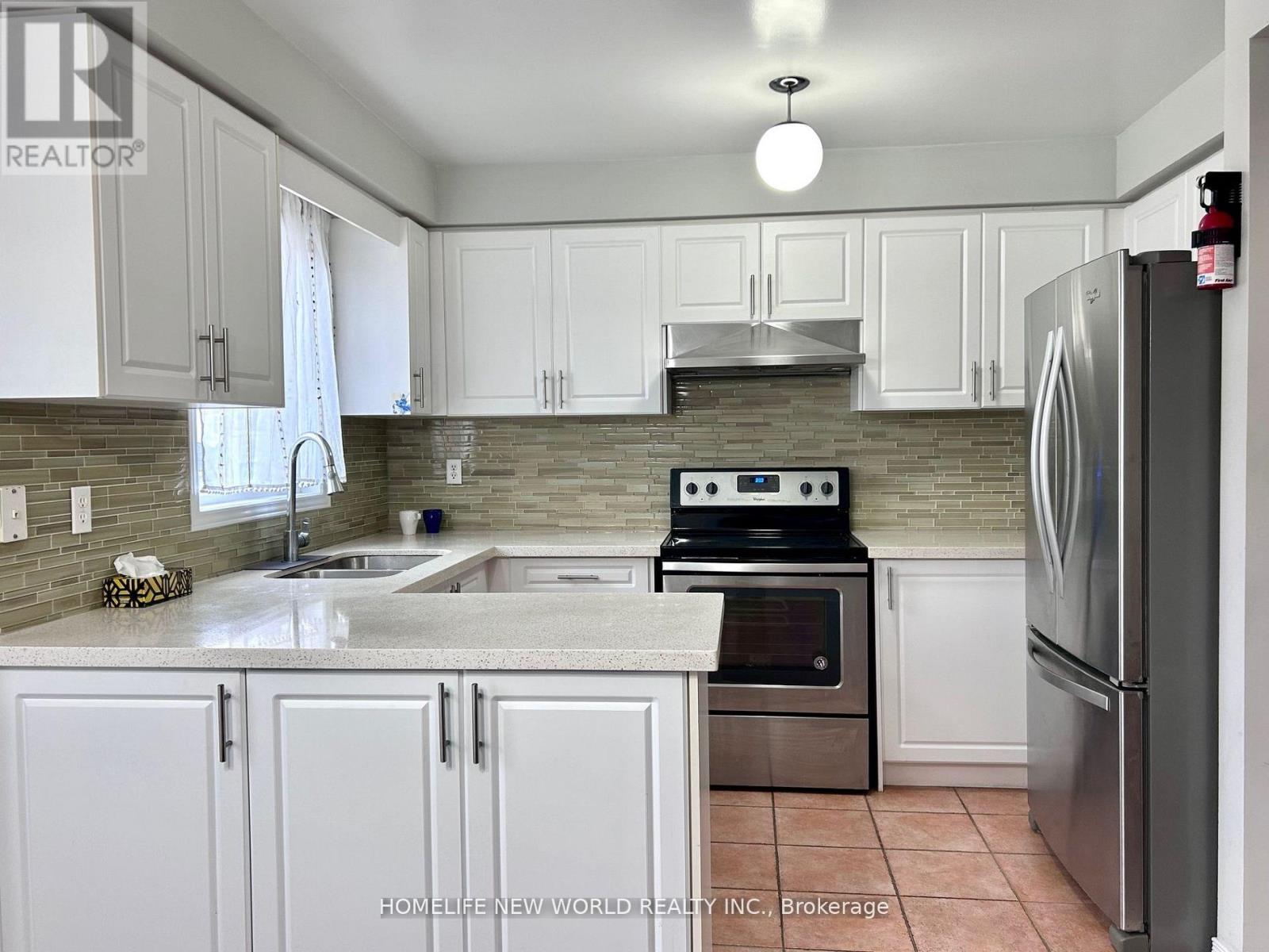 65 Warren Bradley Street, Markham (Berczy), Ontario  L6C 2X4 - Photo 4 - N12659476