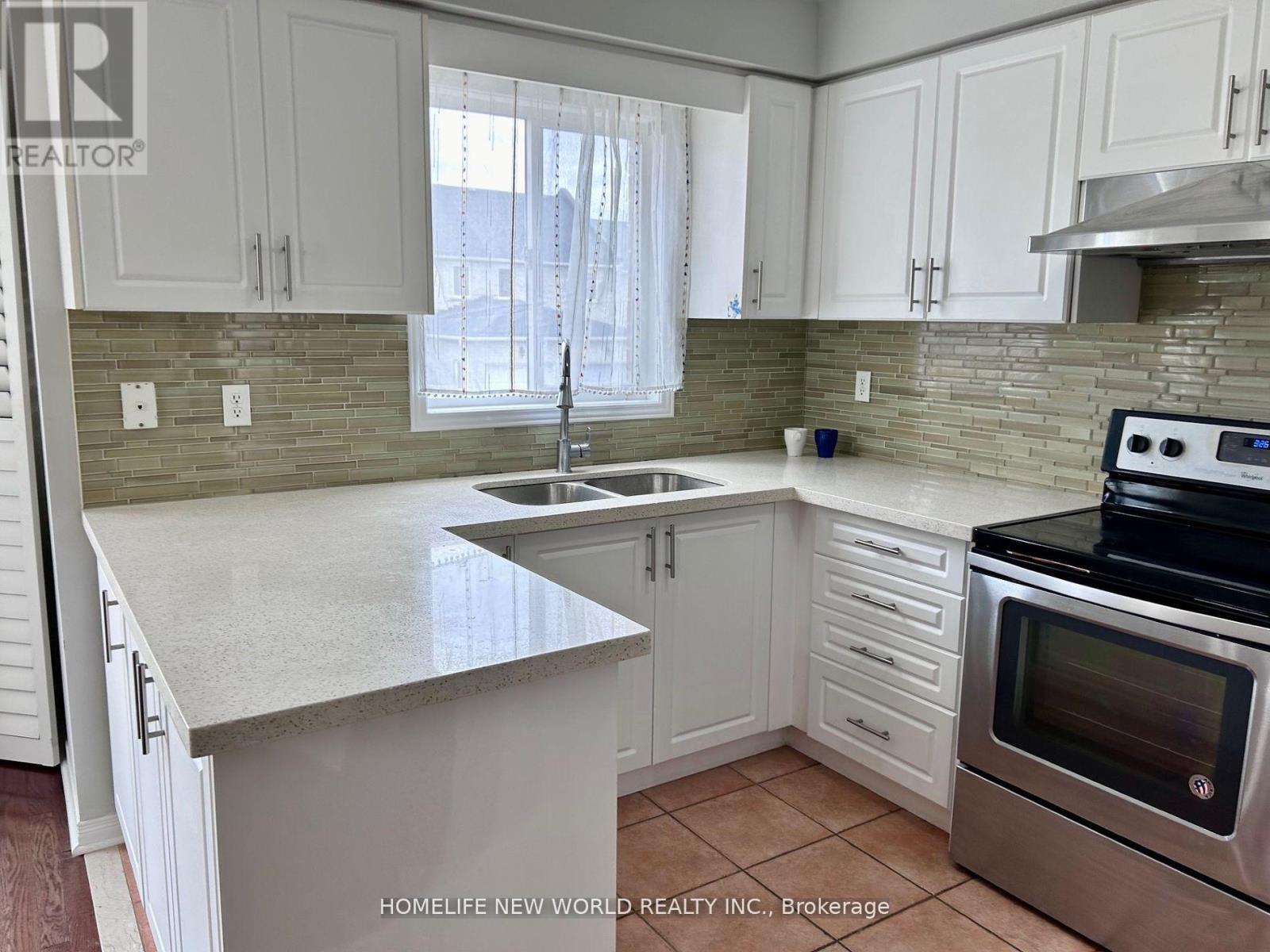 65 Warren Bradley Street, Markham (Berczy), Ontario  L6C 2X4 - Photo 5 - N12659476