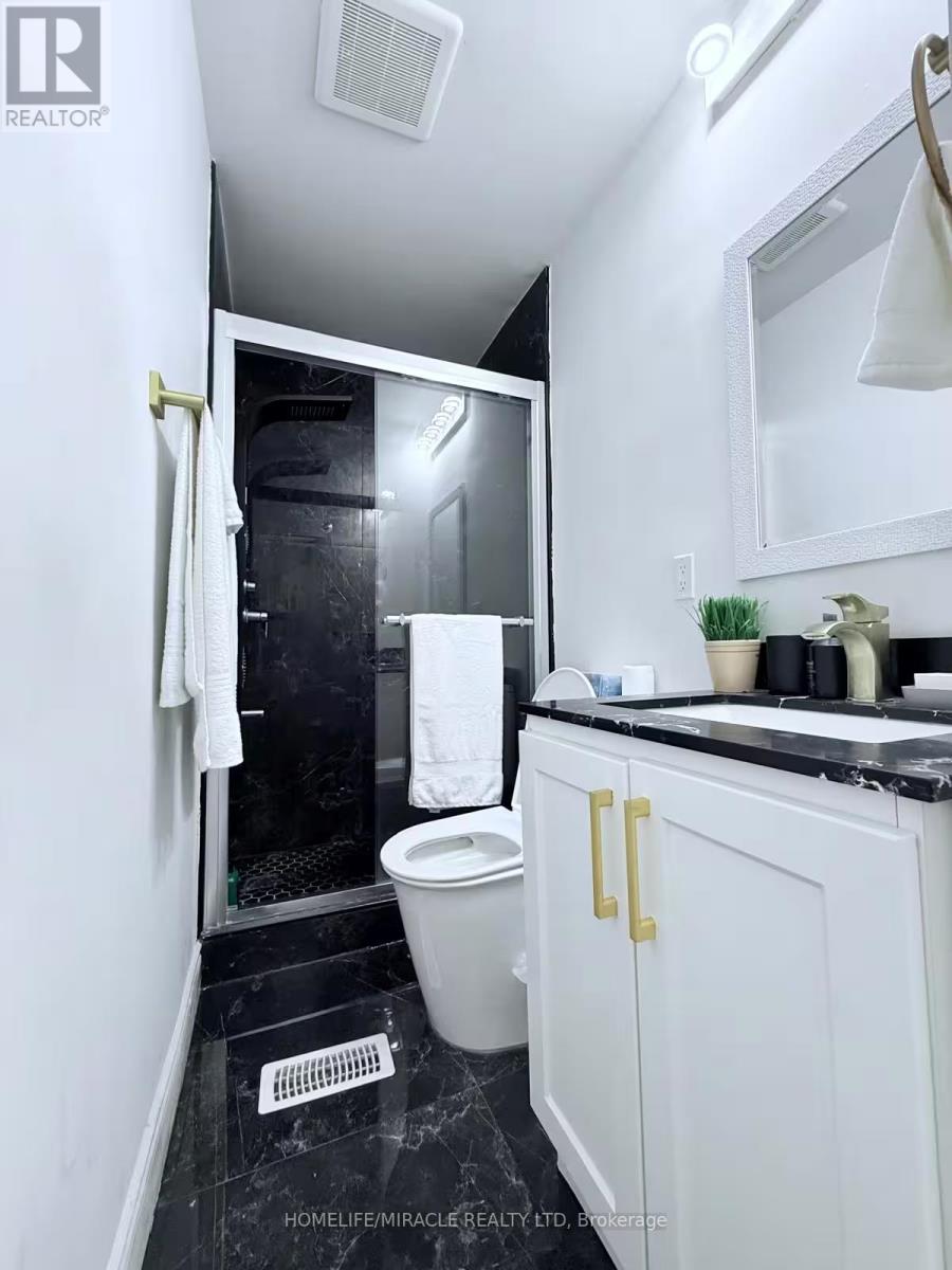 5 Queen Street S, Mississauga, Ontario  L5M 1K2 - Photo 11 - W12659472