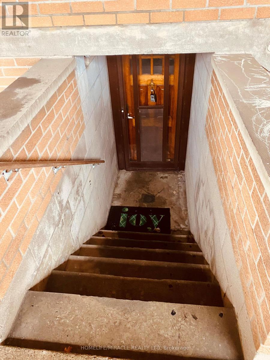 5 Queen Street S, Mississauga, Ontario  L5M 1K2 - Photo 18 - W12659472