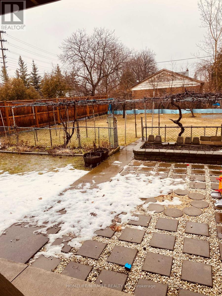 5 Queen Street S, Mississauga, Ontario  L5M 1K2 - Photo 24 - W12659472