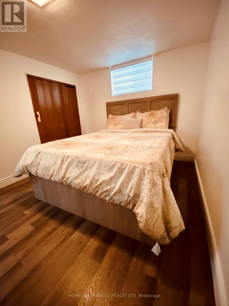 5 Queen Street S, Mississauga, Ontario  L5M 1K2 - Photo 4 - W12659472