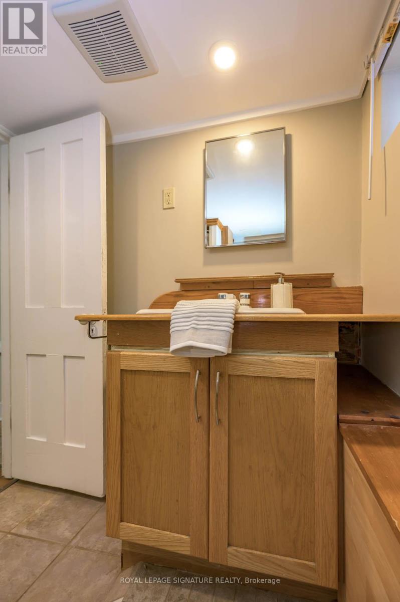 Bsmt - 696 Queens Avenue, London East (East G), Ontario  N5W 3H3 - Photo 8 - X12659544