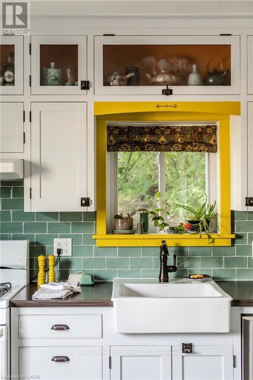 210 Charlton Avenue E, Hamilton, Ontario  L8N 1Z1 - Photo 9 - X12495662