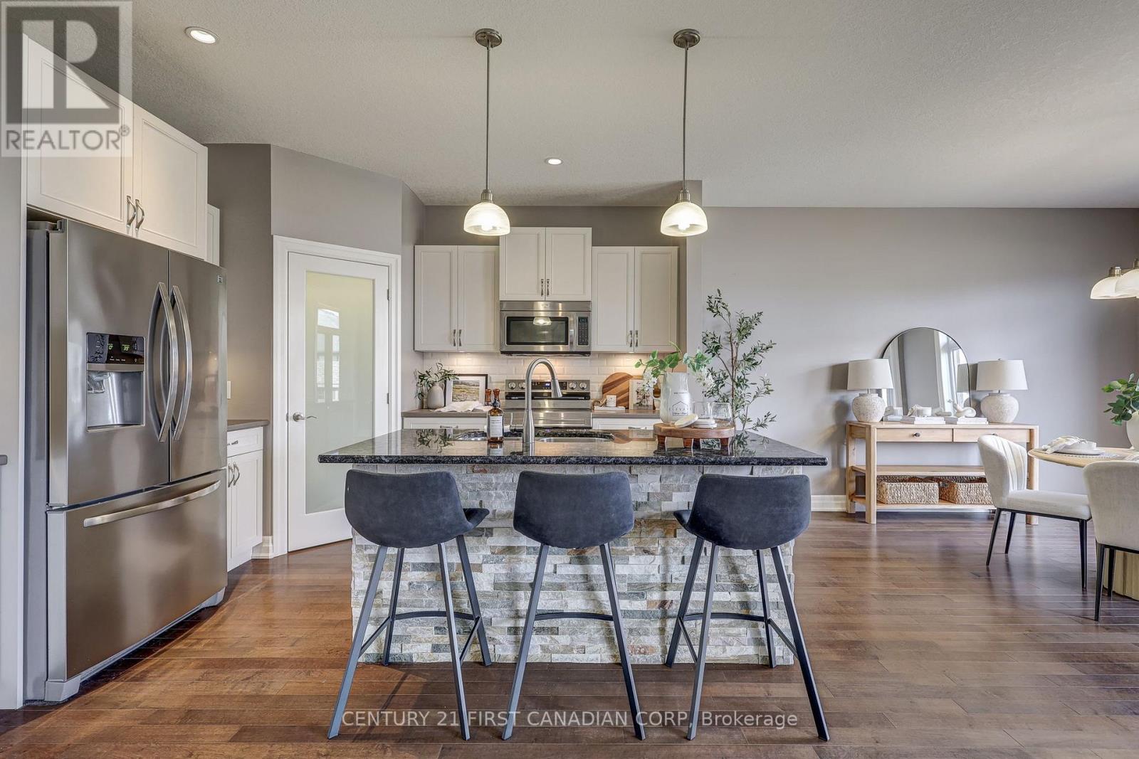 696 Bennett Crescent, Strathroy-Caradoc, Ontario  N0L 1W0 - Photo 33 - X12659596