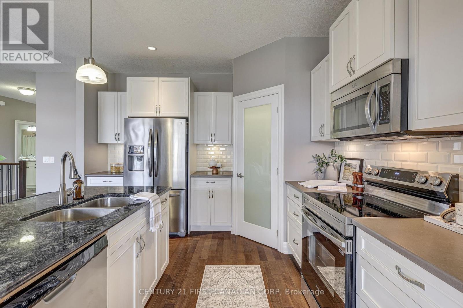 696 Bennett Crescent, Strathroy-Caradoc, Ontario  N0L 1W0 - Photo 36 - X12659596