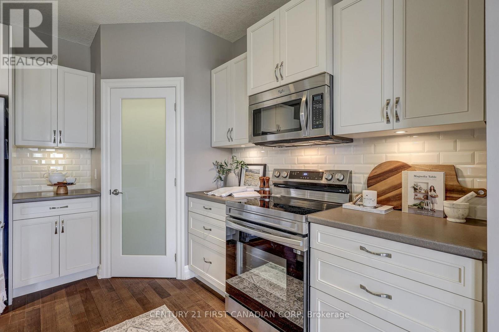 696 Bennett Crescent, Strathroy-Caradoc, Ontario  N0L 1W0 - Photo 37 - X12659596