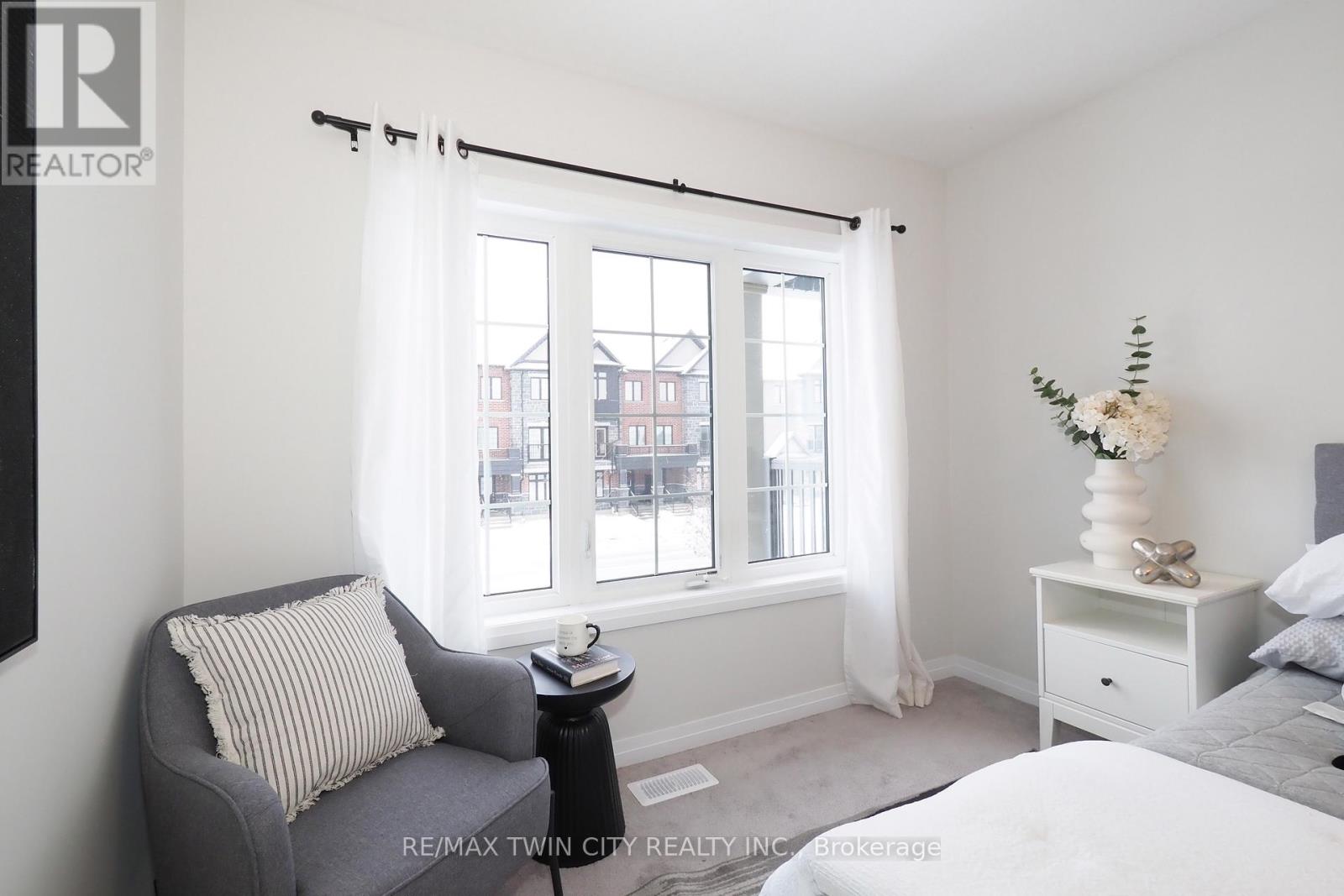 181 South Creek Drive, Kitchener, Ontario  N2P 0E1 - Photo 24 - X12478855