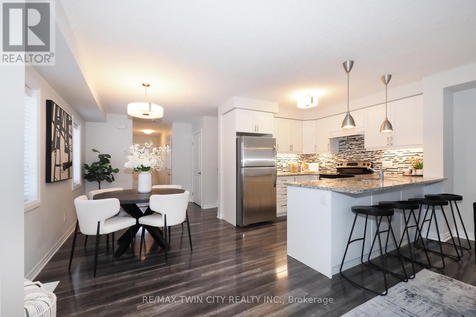 181 South Creek Drive, Kitchener, Ontario  N2P 0E1 - Photo 7 - X12478855