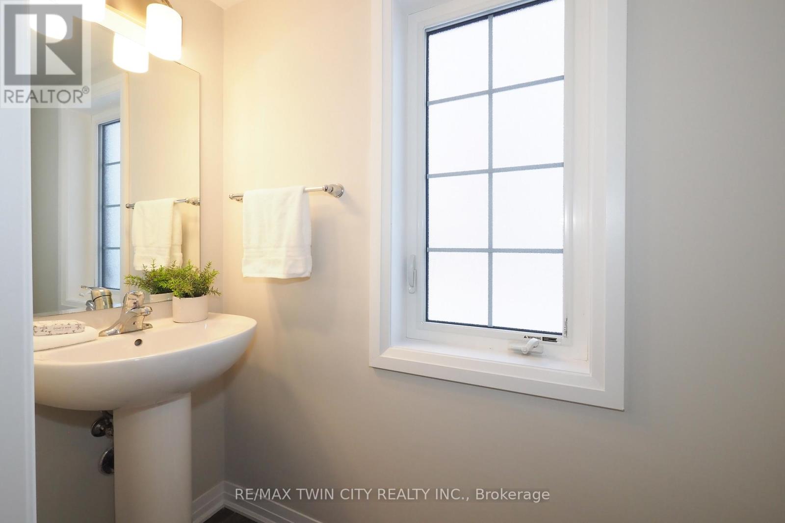 181 South Creek Drive, Kitchener, Ontario  N2P 0E1 - Photo 19 - X12478855