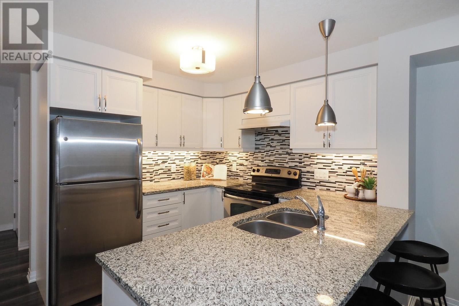 181 South Creek Drive, Kitchener, Ontario  N2P 0E1 - Photo 9 - X12478855