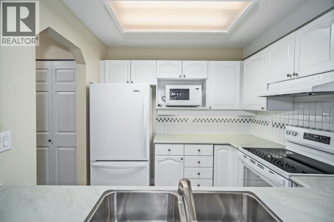 110 6707 Southpoint Drive, Burnaby, British Columbia  V3N 4V8 - Photo 8 - R3071161